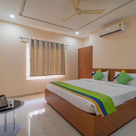 Treebo Raj Palace Varanasi Ngoại thất bức ảnh