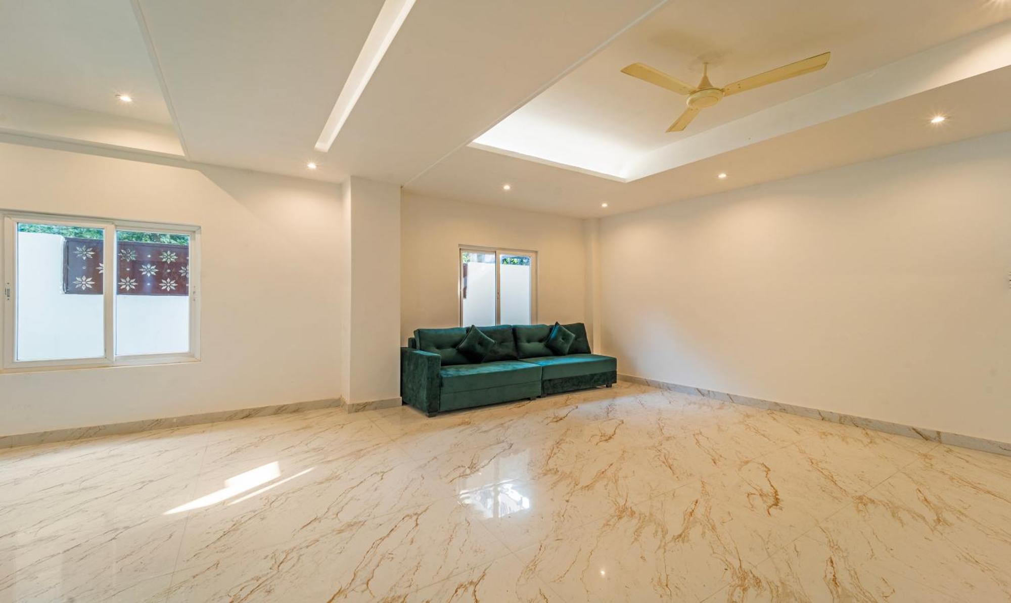 Treebo Raj Palace Varanasi Ngoại thất bức ảnh