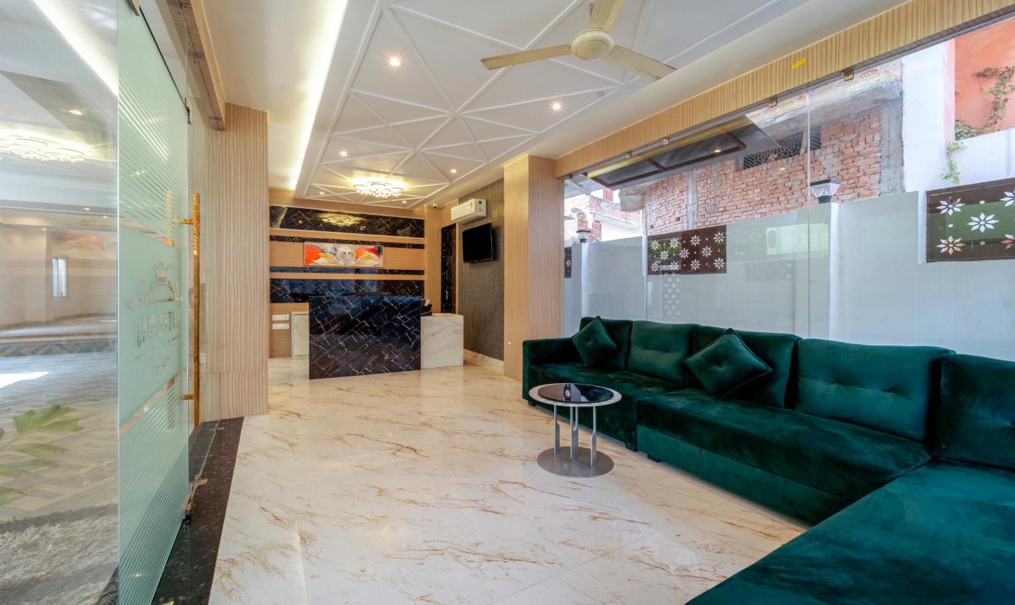 Treebo Raj Palace Varanasi Ngoại thất bức ảnh