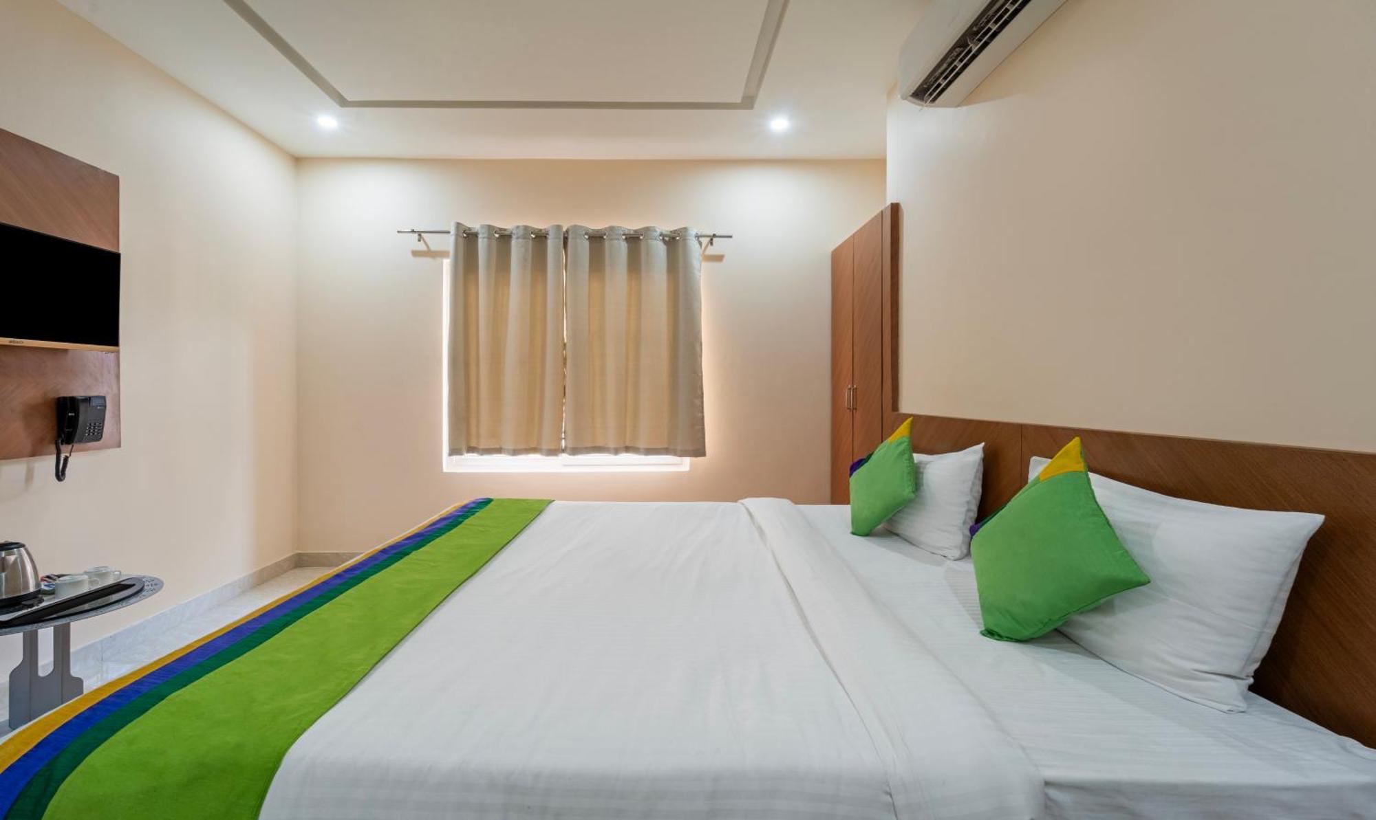 Treebo Raj Palace Varanasi Ngoại thất bức ảnh