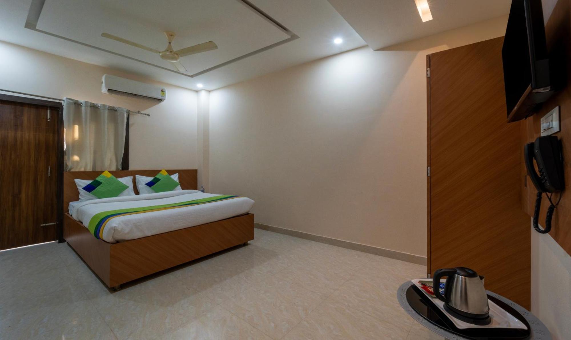 Treebo Raj Palace Varanasi Ngoại thất bức ảnh