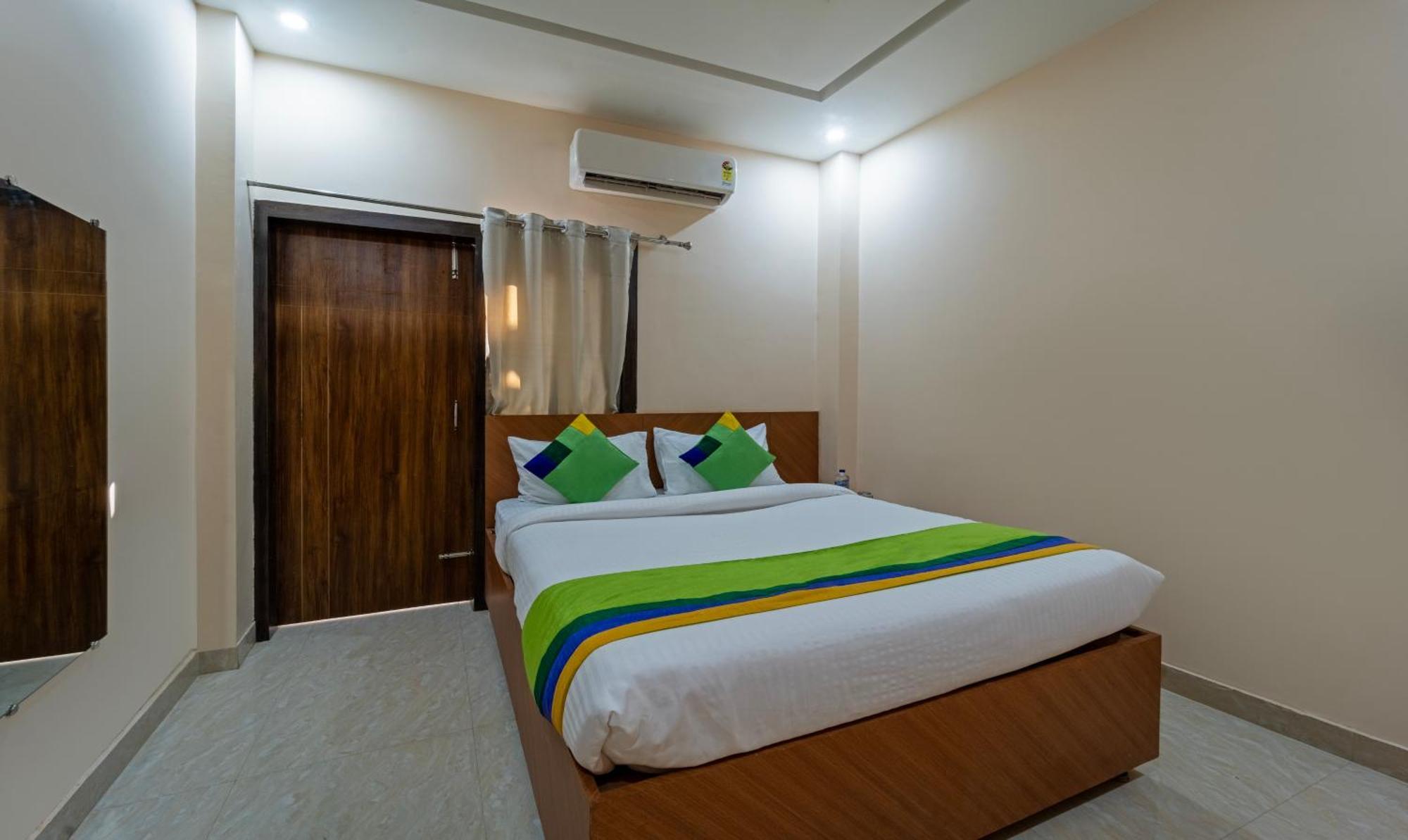 Treebo Raj Palace Varanasi Ngoại thất bức ảnh