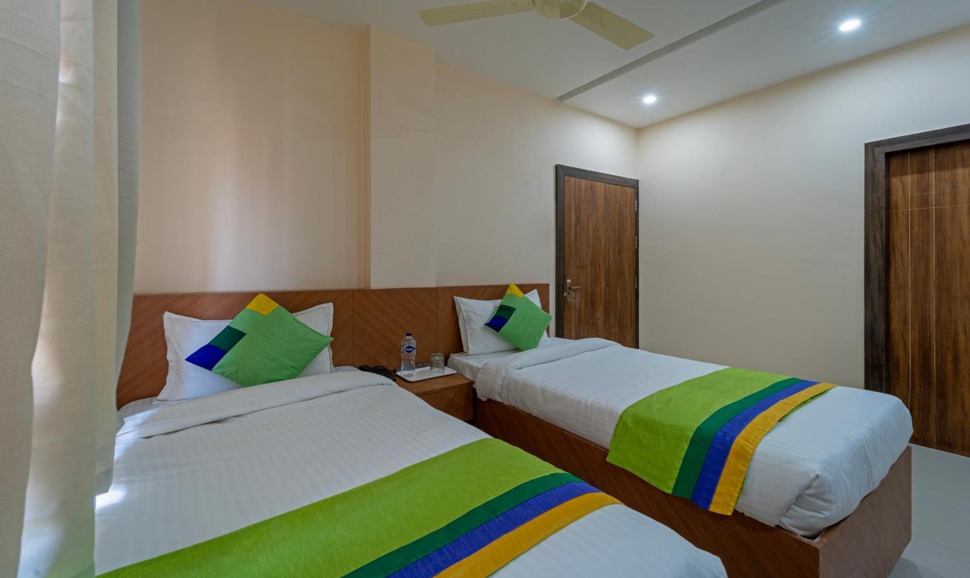 Treebo Raj Palace Varanasi Ngoại thất bức ảnh